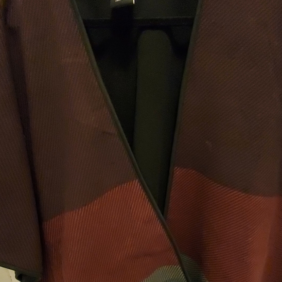 Large pashmina wrap. - Picture 2 of 4